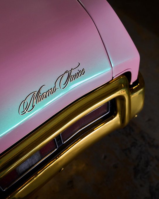 骚气十足！迈克·米勒定制勒布朗23代球鞋同款配色汽车