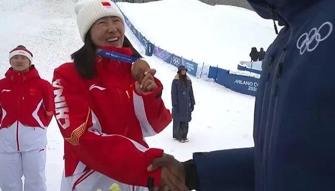 天天盈球-从烧烤摊到奥运之巅,这位“浪姐”杀疯了