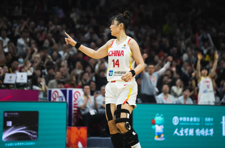 天天盈球即时比分直播-中国女篮vs捷克前瞻：张子宇王思雨率队死磕劲敌 赢球即晋级