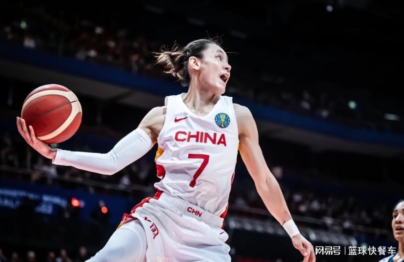 天天盈球网-女篮晋级世界杯后遭质疑!前队长吐槽集训太长了:宫鲁鸣太老套了